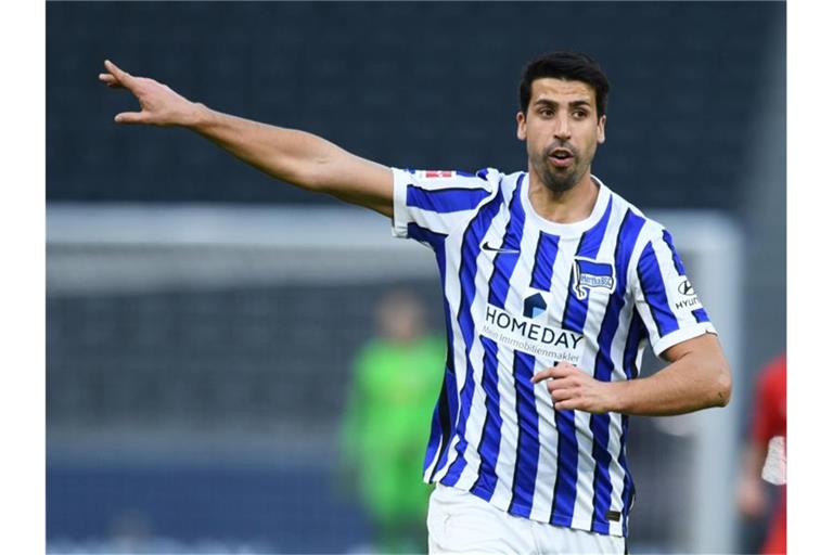 Kennt sich aus mit Derby-Stress: Sami Khedira. Ob er beim Berlin-Derby eingesetzt wird ist noch offen. Foto: Annegret Hilse/Pool via REUTERS/dpa