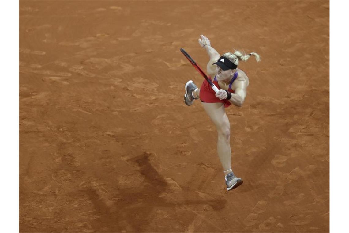 Kerber musste sich beim Tennis-Turnier in Rom der Lettin Jelena Ostapenko im Achtelfinale mit 6:4, 3:6, 4:6 geschlagen geben. Foto: Paul White/AP/dpa