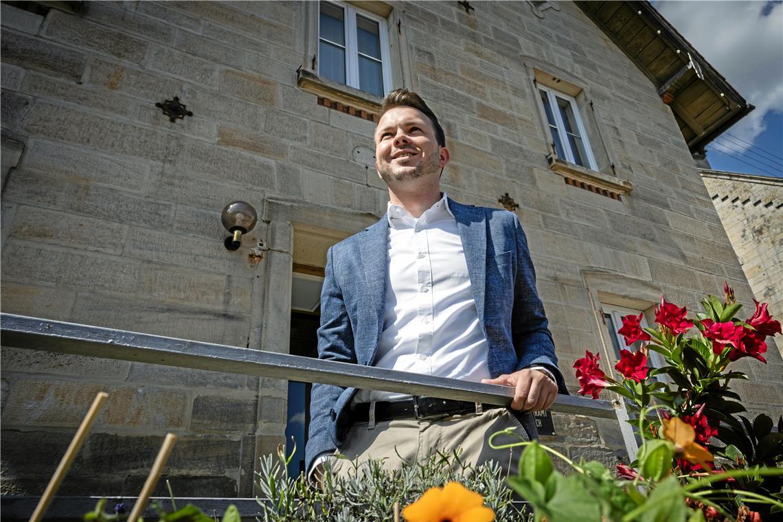 Rathauschef Kevin Dispan zieht erste Bilanz nach 100 Tagen im Amt Kevin Dispan blickt optimistisch auf die kommenden acht Jahre im Amt. Foto: Alexander Becher