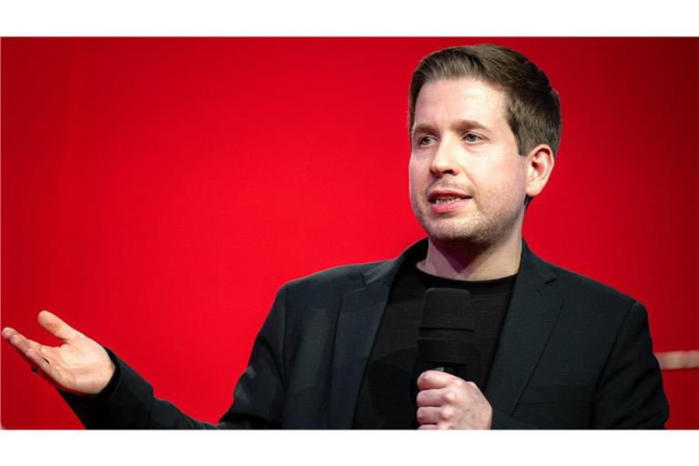 Kevin Kühnert sprach bei der Herbsttagung des Bundeskriminalamts  in Wiesbaden (Archivbild).