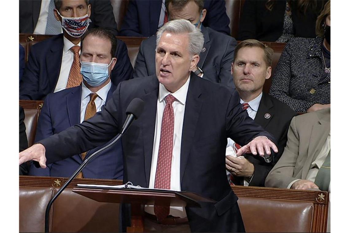 Stunden, statt Minuten: Redemarathon im US-Kongress Kevin McCarthy sprach im US-Kongress über acht Stunden ohne Unterbrechung. Foto: Uncredited/House Television/dpa