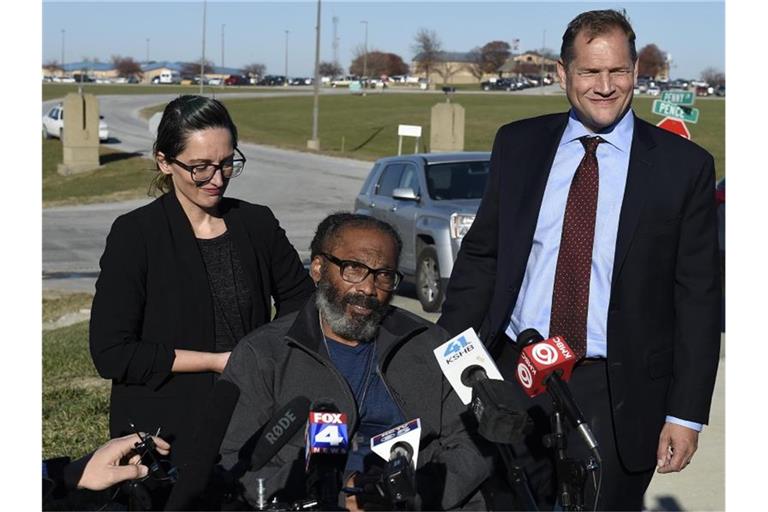 Kevin Strickland war 1979 wegen einer Gewalttat mit drei Toten zu lebenslanger Haft ohne Möglichkeit auf Bewährung verurteilt worden - er hatte stets seine Unschuld beteuert. Foto: Rich Sugg/The Kansas City Star/AP/dpa