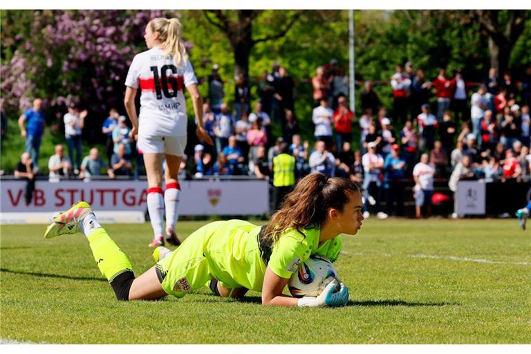 Kiara Beck hielt für den VfB Stuttgart den Sieg gegen den SV Meppen fest.