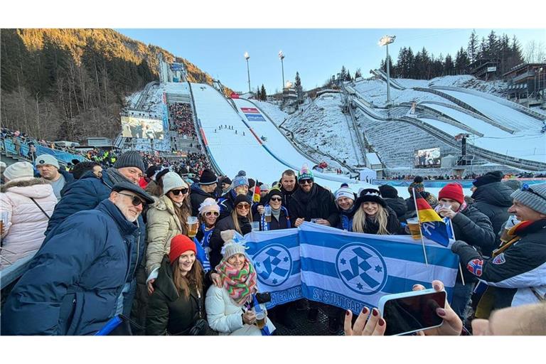 Kickers-Abordnung an der Schanze in Oberstdorf.      
Foto: dr