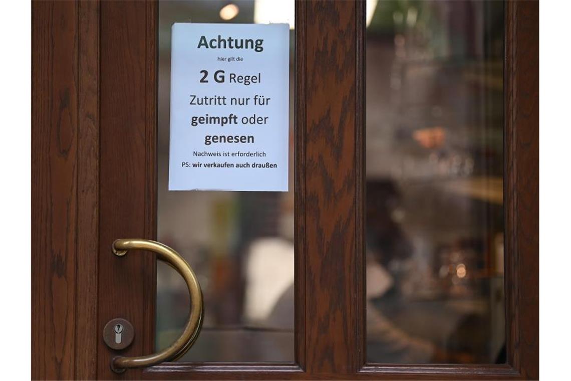 IfW: 2G-Aufhebung nicht zwangsläufig gut für Handel Kieler Ökonomen bezweifeln, ob Lockerungen der 2G-Regel wirklich zu besseren Geschäften im Handel und der Gastronomie führen. Foto: Britta Pedersen/dpa-Zentralbild/dpa