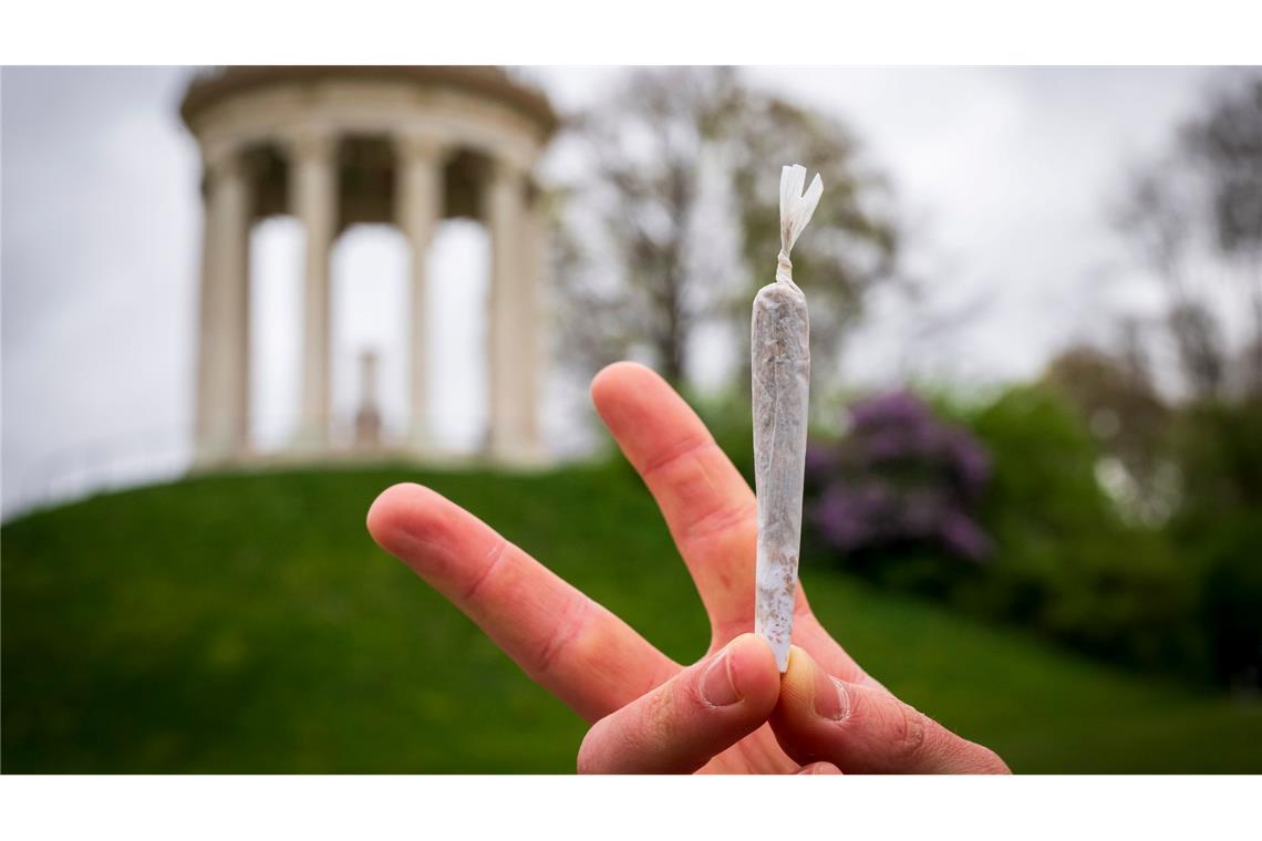 Klage gegen Kiff-Verbot im Englischen Garten