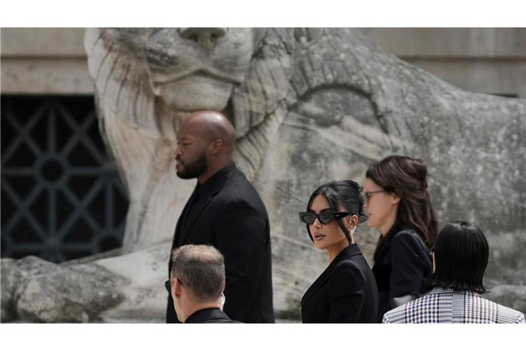 Kim Kardashian berichtete vor Gericht von ihrer Panik und Todesangst während des Raubüberfalls auf sie.