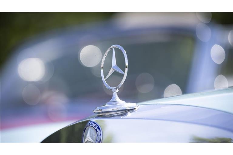 Kinder haben die Embleme von Autos abgerissen (Symbolbild).