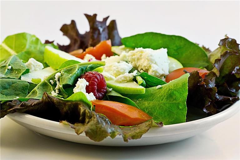 Kinder sollen gesunde Ernährung kennenlernen. Symbolfoto: Steve Buissinne/Pixabay