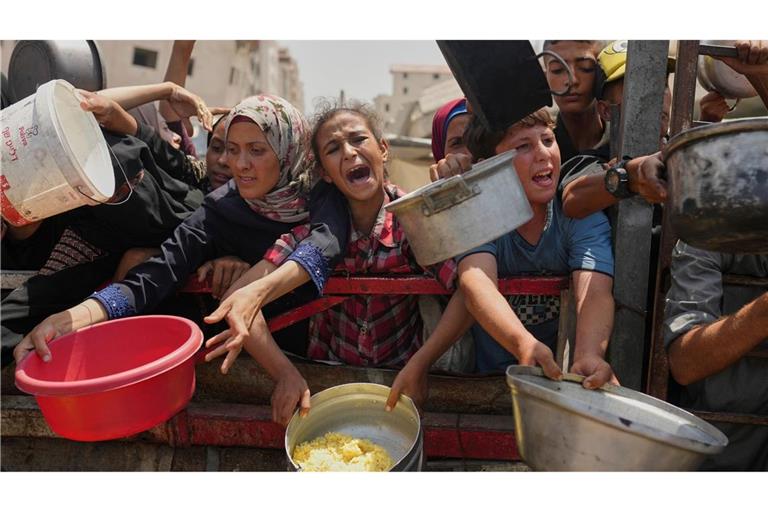 Kinder sterben wegen Mangelernährung im Gazastreifen (Archivbild)