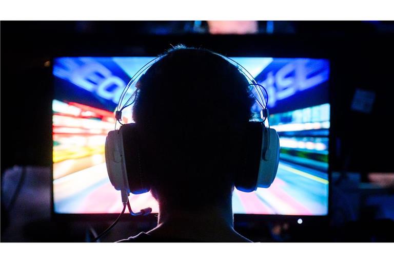 Kinder und Jugendliche werden auf Gaming-Plattformen immer häufiger  von Extremisten kontaktiert.