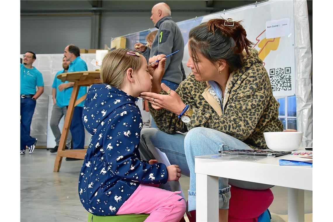 Kinderschminken bei Elektro Pfeil. Leistungs- und Erlebnismesse in Backnang 2025...