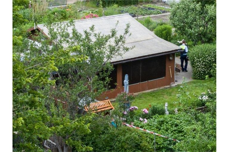 Kindesmissbrauch in einer Gartenlaube: Die Entdeckungen der Ermittler in Münster haben die Debatte um besseren Schutz von Kindern vor sexualisierter Gewalt neu angefacht. Foto: Marcel Kusch/dpa