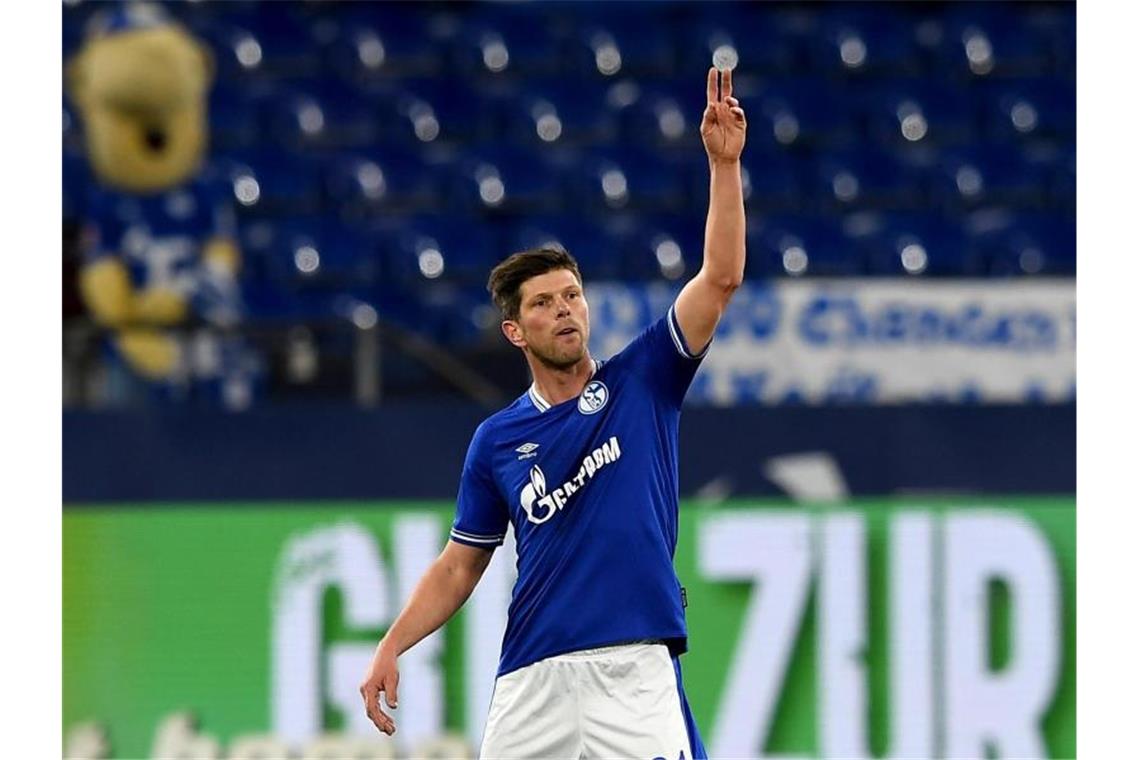 Klaas-Jan Huntelaar könnte erstmals seit seiner Rückkehr in der Schalker Startelf stehen. Foto: Guido Kirchner/dpa-Pool/dpa