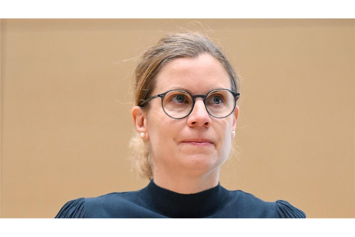 Klägerin Pia Aksoy wurde im März 2021 gegen das Corona-Virus geimpft. (Archivbild)