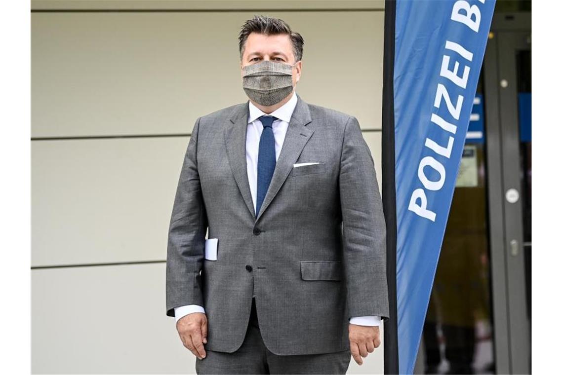 Michael Müller verteidigt Demonstrationsverbot in Berlin „Klar gemacht, dass wir uns nicht wieder auf der Nase herumtanzen lassen“: Berlins Innensenator Andreas Geisel. Foto: Britta Pedersen/dpa-Zentralbild/dpa