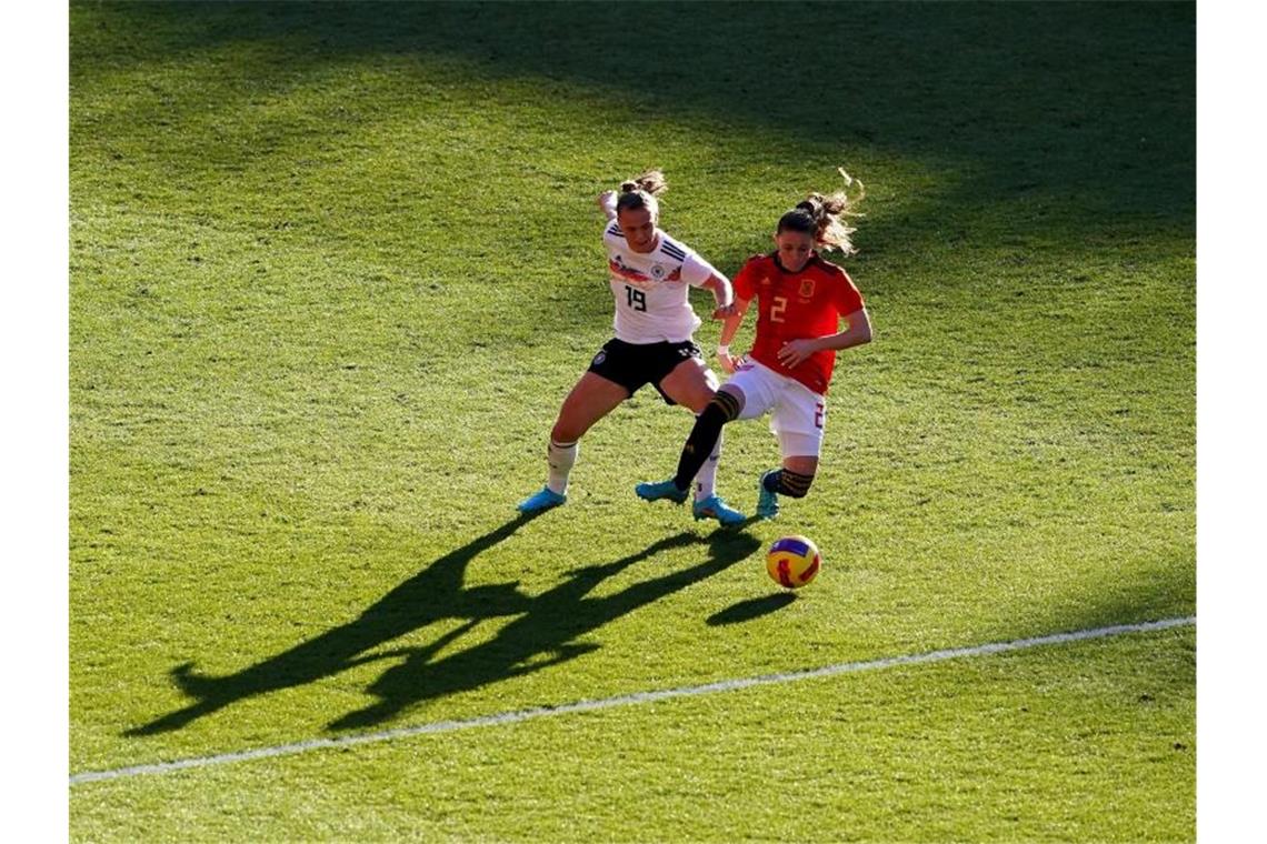 Schüller trifft spät zum Remis: DFB-Frauen trotzen Spanien