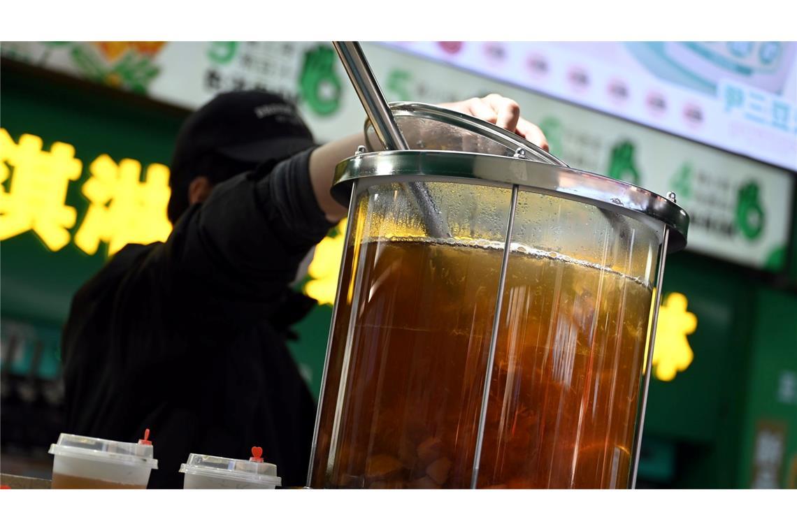 Klassische Getränke aus China liegen in den sozialen Medien gerade im Trend.