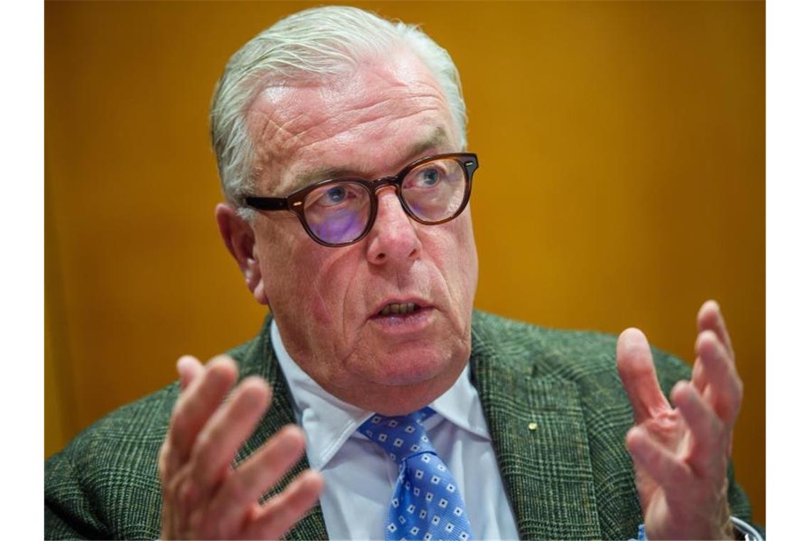 Ärztepräsident fordert neue langfristige Corona-Strategie Klaus Reinhardt: „Es ist doch nicht jeder zweite Deutsche überzeugter Impfgegner.“. Foto: Gregor Fischer/dpa