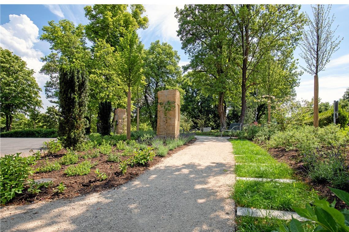 Kleinere Grabanlagen, neue Grabformen: Das wurde im ersten Sanierungsschritt auf dem Friedhof Oppenweiler schon umgesetzt. Foto: A. Becher