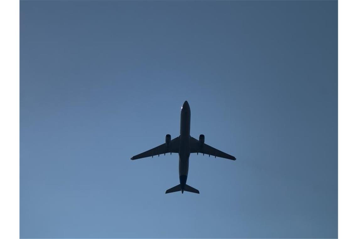 Klima und Mobilität: Wird das Fliegen teurer?. Foto: Sebastian Gollnow/dpa