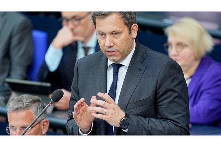 Klingbeil antwortete im Bundestag auf Fragen der Abgeordneten.