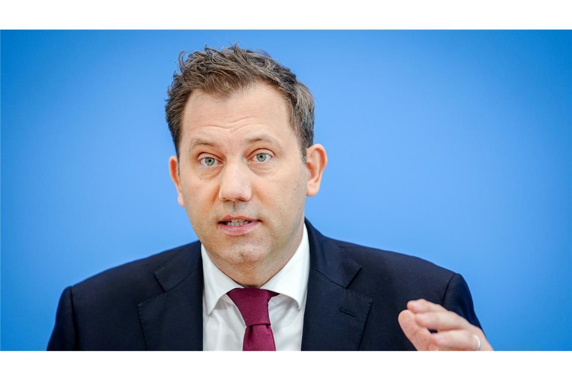 Klingbeil: Energiepreise sollen ab Januar sinken Klingbeil präsentierte seinen Haushaltsentwurf in Berlin.