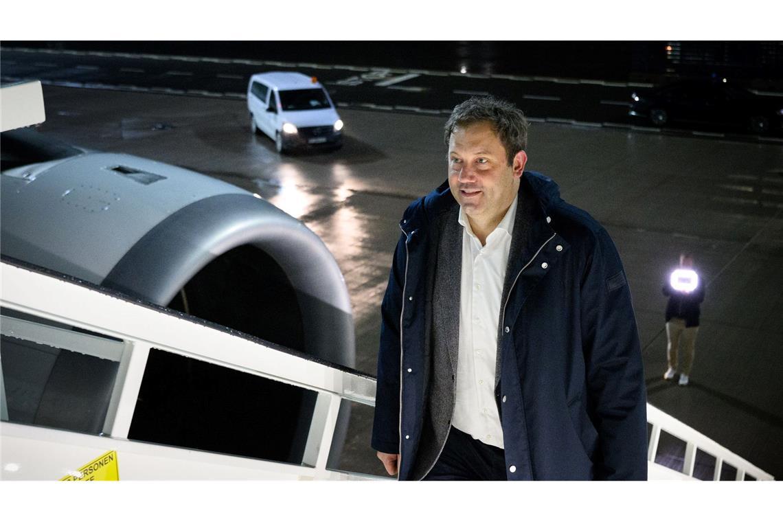 Klingbeil (SPD) reist als erster Minister der schwarz-roten Bundesregierung nach China - Außenminister Johann Wadephul (CDU) hatte seine Reise zuvor verschoben.