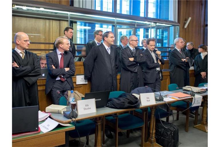Knapp fünf Jahre nach Beginn des Prozesses wurden acht Rocker zu lebenslanger Haft verurteilt. Foto: Matthias Balk/dpa