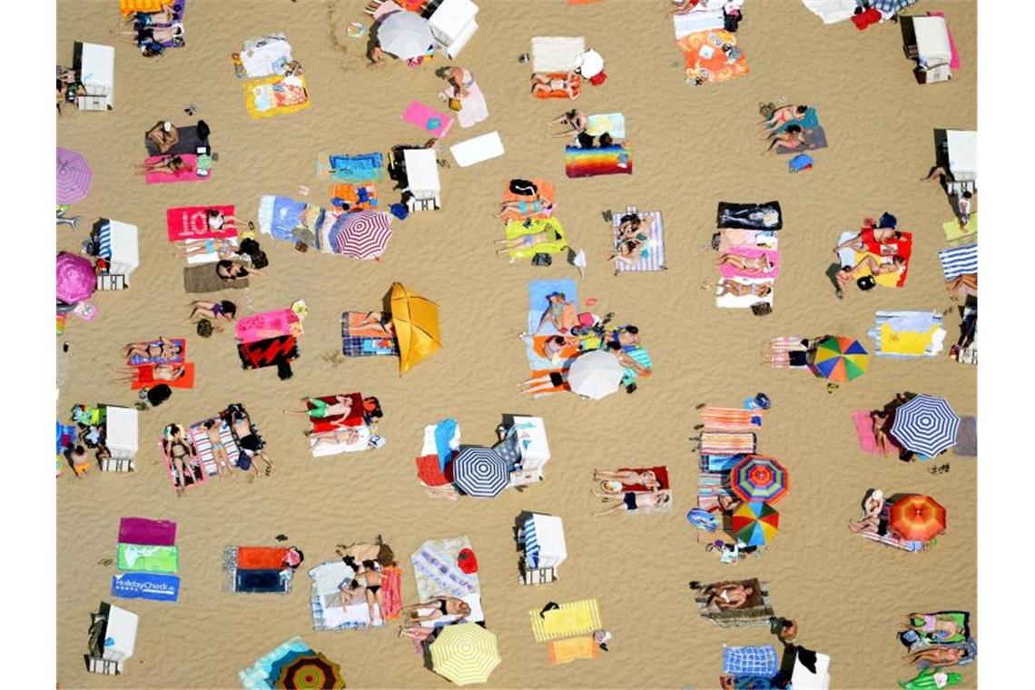 Knapp jeder zweite Beschäftigte in Deutschland erhält Urlaubsgeld. Foto: Ralf Hirschberger
