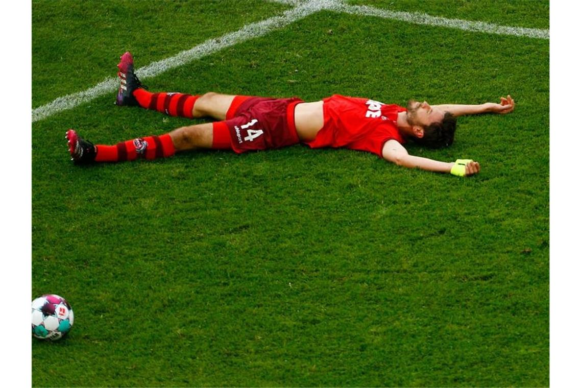 Das bringt die Fußball-Woche: Relegation, Endspiele, EM Kölns Jonas Hector will mit dem FC in der Relegation gegen Holstein Kiel bestehen. Foto: Thilo Schmuelgen/Reuters-Pool/dpa