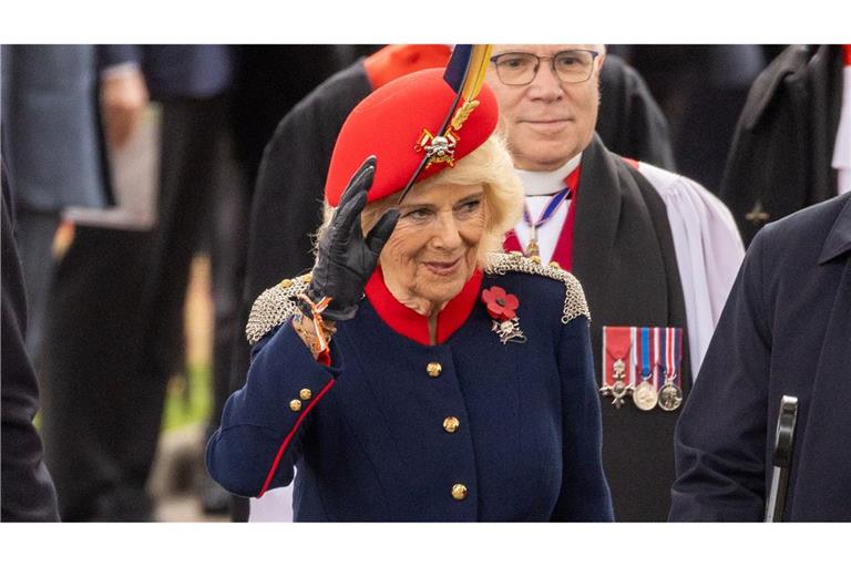 Königin Camilla besucht Zeremonie zu Ehren gefallener Soldaten in Westminster Abbey.