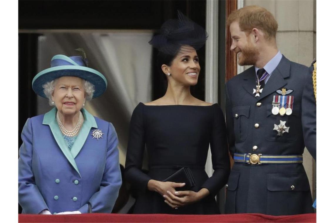 Königin Elizabeth II. respektiert den Wunsch von Harry und Meghan, ein unabhängiges Leben als Familie zu führen. Foto: Matt Dunham/AP/dpa
