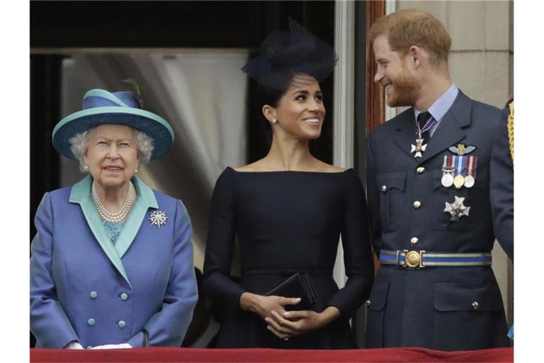 Königin Elizabeth II. respektiert den Wunsch von Harry und Meghan, ein unabhängiges Leben als Familie zu führen. Foto: Matt Dunham/AP/dpa