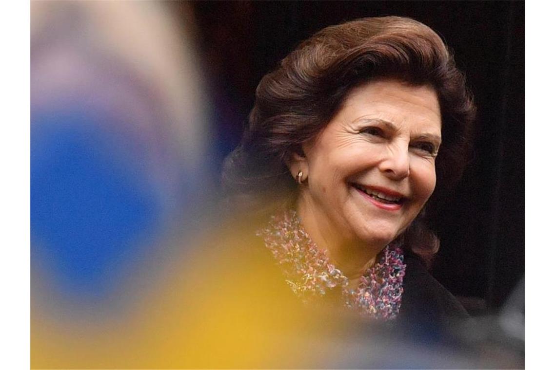 Königin Silvia von Schweden lächelt. Foto: Hendrik Schmidt/Archivbild