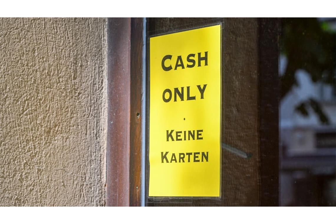 Könnte bald Vergangenheit sein: Ein Gesetzesentwurf sieht vor, dass Verkäufer Kartenzahlung anbieten müssen.