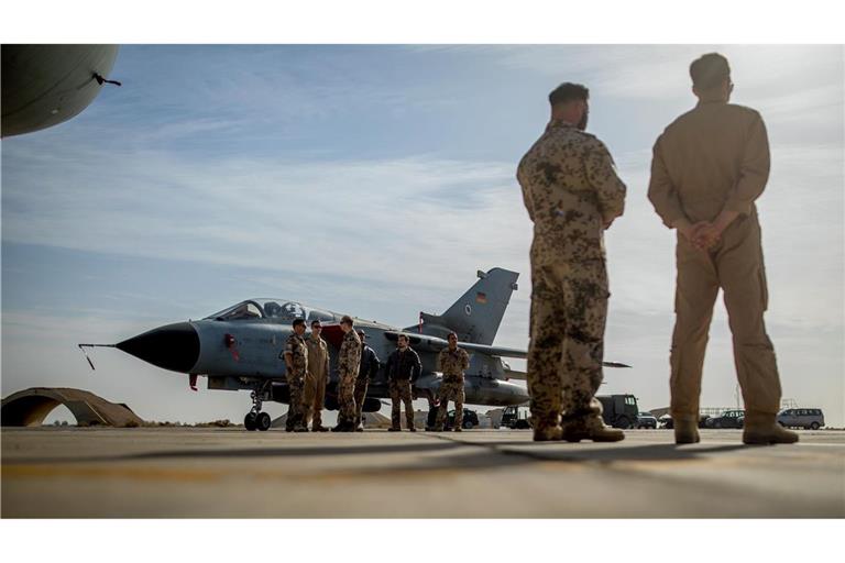 Könnte Deutschland über Artikel 5 der Nato in den Iran-Krieg verwickelt werden? Theoretisch müssen Bundeswehrsoldaten darauf vorbereitet sein.