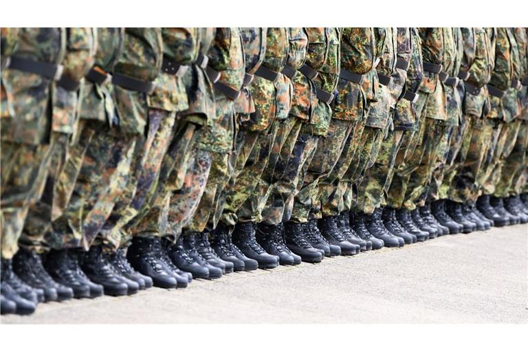 Könnte Deutschlands größter Vermieter Vonovia auch Wohnungen für Soldaten bereitstellen? Ja, sagt Konzernchef Rolf Buch. (Archivbild)