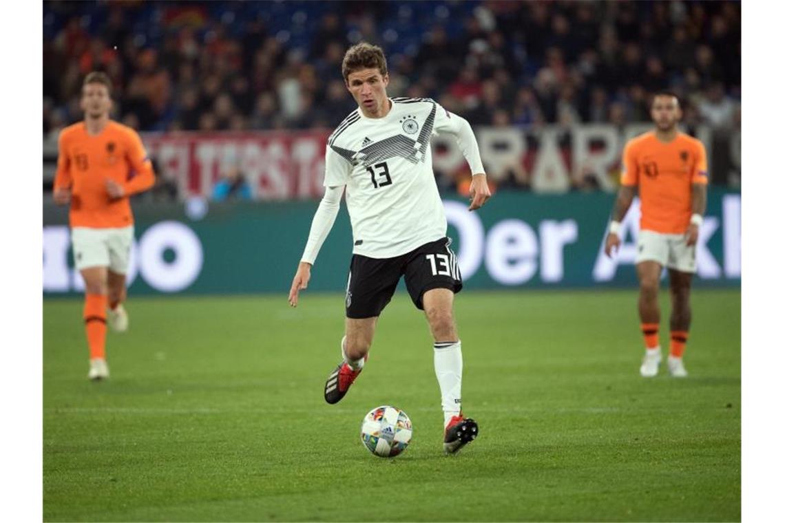 Halstenberg: Müller könnte wichtig fürs DFB-Team sein Könnte in die Nationalmannschaft zurückkehren: Thomas Müller. Foto: Federico Gambarini/dpa