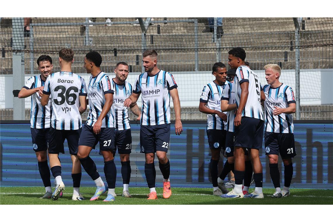 Traumtore und Emotionen – das sind die Bilder vom höchsten Saisonsieg Kollektiver Kickers-Jubel.