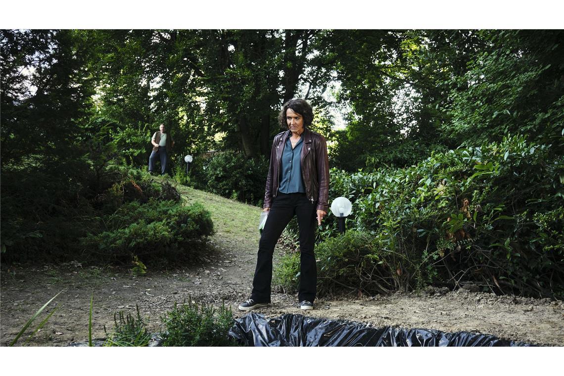 Kommissarin Lena Odenthal (Ulrike Folkerts) macht es stutzig, dass die beiden jungen Leute so plötzlich einen Gartenteich angelegt haben.