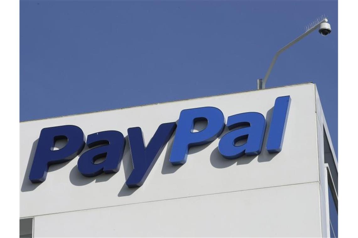 Paypal verfolgt derzeit nicht den Kauf von Pinterest Kommt derzeit durch den Boom beim Online-Shopping in der Corona-Pandemie auf eine Marktkapitalisierung von 320 Milliarden Dollar. Foto: Paul Sakuma/AP/dpa