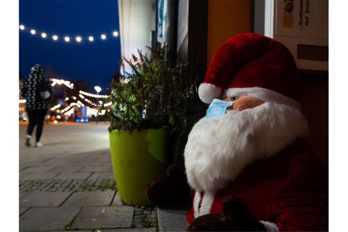 Bund und Länder wollen am Sonntag über Lockdown beraten Kommt vor Weihnachten doch noch der harte Lockdown?. Foto: Nicolas Armer/dpa