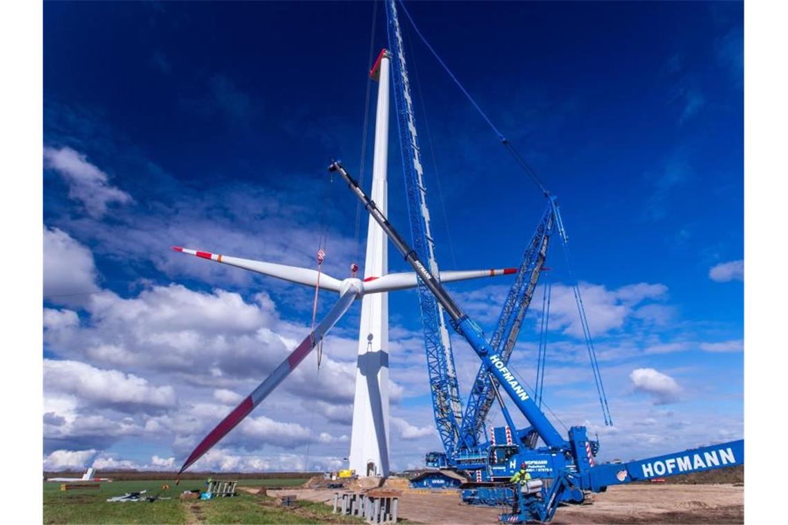 Kommunen sollen mehr vom Windkraft-Ausbau profitieren. Foto: Jens Büttner/dpa-Zentralbild/dpa