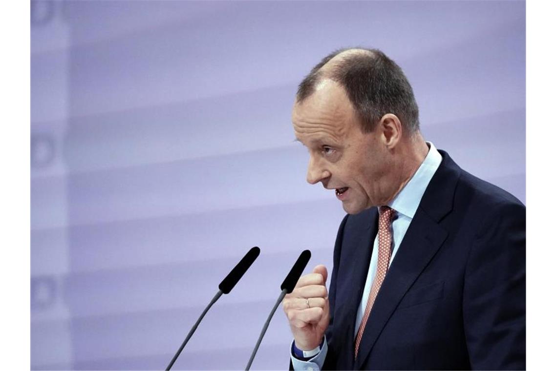 Merz wirbt um Unterstützung für neuen CDU-Chef Laschet Kompensation für die Abstimmungsniederlage? Konservative in der CDU wollen Friedrich Merz als Kanzlerkandidaten sehen. Foto: Michael Kappeler/dpa
