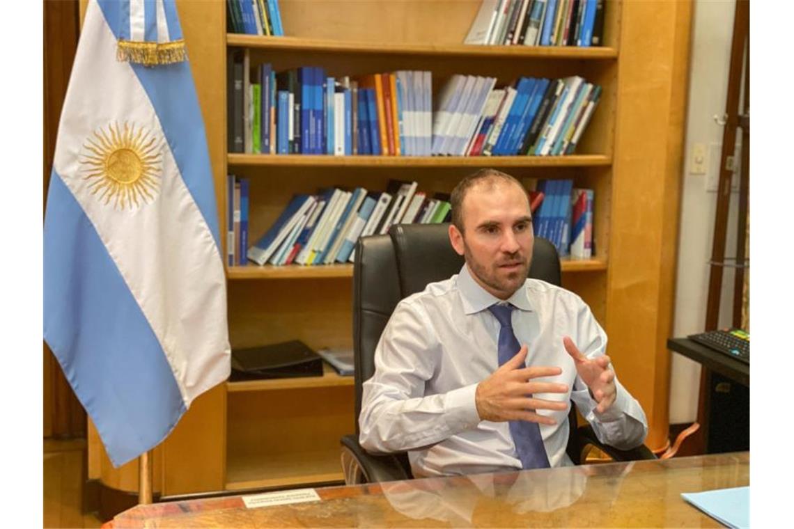 Argentinien bekommt IWF-Unterstützung und verlängert Frist Konnte Fortschritte erzielen: Argentiniens Finanzminister Martín Guzmán. Foto: ---/Ministerio de Economia/dpa