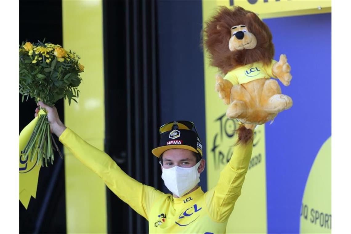 Konnte sich im Gelben Trikot behaupten: Der Slowene Primoz Roglic. Foto: Thibault Camus/AP/dpa