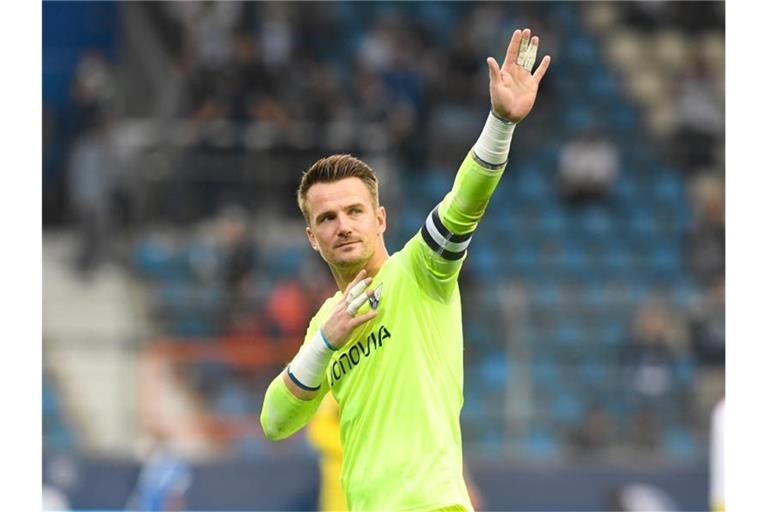 Konnte sich mit Bochum zumindest über einen Punkt gegen den VfB Stuttgart freuen: VfL-Keeper Manuel Riemann. Foto: Bernd Thissen/dpa