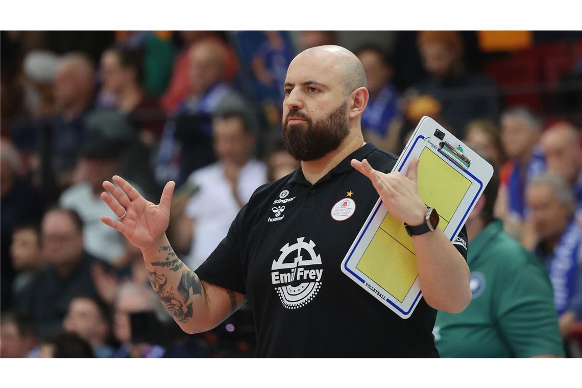 Konstantin Bitter bleibt bei Allianz MTV Stuttgart der wichtigste Mann an der Seitenlinie.