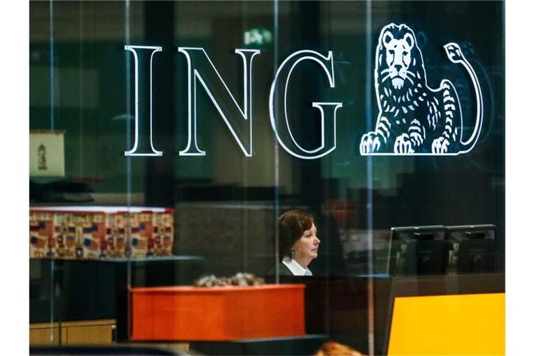 Kontogebühren und Strafzinsen für hohe Summen auf neuen Tagesgeldkonten - auch die Direktbank ING hat auf das Zinstief reagiert und nimmt dafür ein langsameres Wachstum bei den Kundenzahlen in Kauf. Foto: Stephanie Lecocq/EPA FILE/dpa